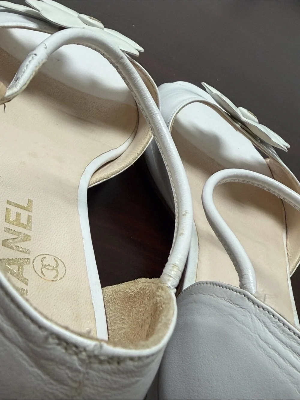 Vintage CHANEL White Leather Camellia Flower Sandals Size 37 Made in Italy